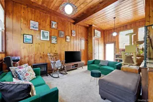 37 Winston Dr, Smithtown, NY 11787 - Photo 18