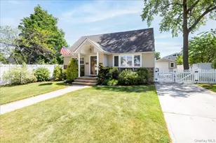 32 Yost Blvd, Oceanside, NY 11572 - Photo 2
