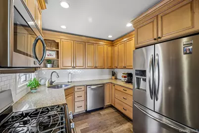 63 Kilburn Road S, West Hempstead, NY 11552 - Photo 18