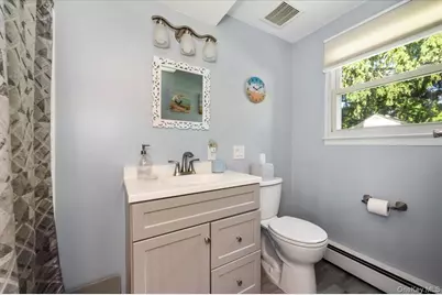 12 Northern Parkway E, Plainview, NY 11803 - Photo 10