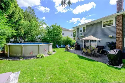 12 Northern Parkway E, Plainview, NY 11803 - Photo 22