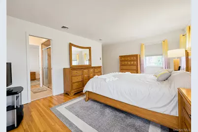 866 Abbott Street, East Meadow, NY 11554 - Photo 12