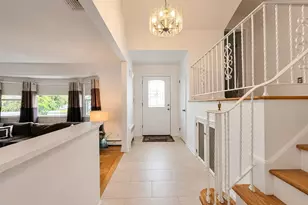 866 Abbott St, East Meadow, NY 11554 - Photo 2