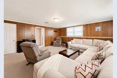 866 Abbott Street, East Meadow, NY 11554 - Photo 20
