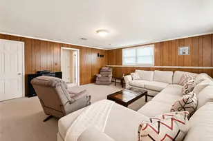 866 Abbott St, East Meadow, NY 11554 - Photo 20