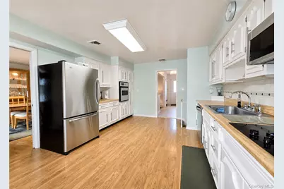 866 Abbott Street, East Meadow, NY 11554 - Photo 8