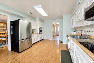 866 Abbott St, East Meadow, NY 11554 - Photo 8