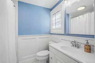 95 Muirfield Rd, Rockville Centre, NY 11570 - Photo 20