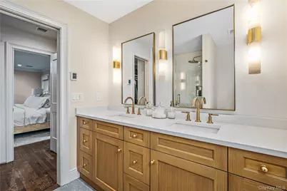 95 Muirfield Road, Rockville Centre, NY 11570 - Photo 16