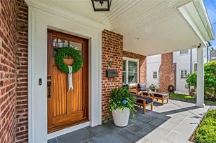 95 Muirfield Rd, Rockville Centre, NY 11570 - Photo 2