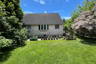 2043 Paddock Rd, Seaford, NY 11783 - Photo 20
