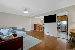 70 Durham Rd, White Plains, NY 10607 - Photo 8