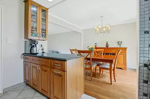 70 Durham Rd, White Plains, NY 10607 - Photo 16