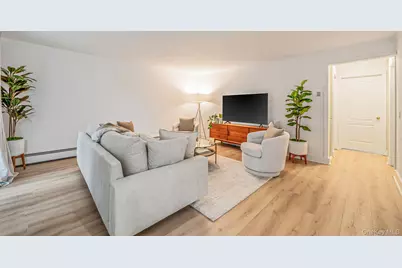 38 Richmond Boulevard #1B, Ronkonkoma, NY 11779 - Photo 4