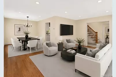 15 Locust Road, Plainview, NY 11804 - Photo 4