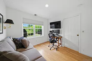 1053 Savoy Dr, Melville, NY 11747 - Photo 14
