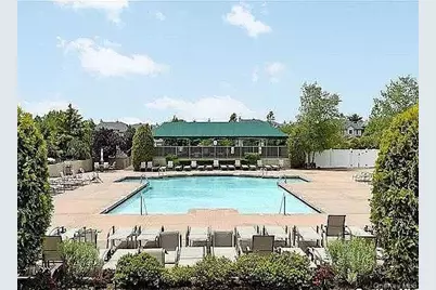1053 Savoy Drive, Melville, NY 11747 - Photo 24