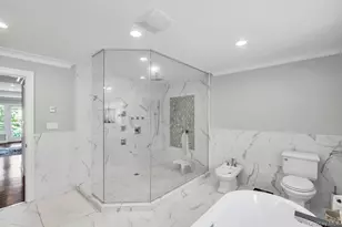 12 Barbara Ln, Glen Cove, NY 11542 - Photo 38
