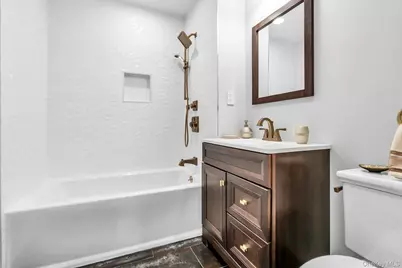 12 Barbara Lane, Glen Cove, NY 11542 - Photo 30