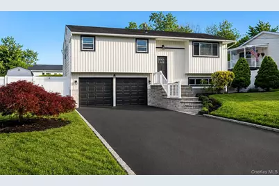 132 Berkeley Avenue, Selden, NY 11784 - Photo 2