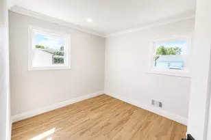 132 Berkeley Ave, Selden, NY 11784 - Photo 16