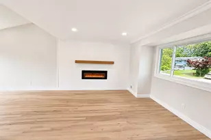 132 Berkeley Ave, Selden, NY 11784 - Photo 12