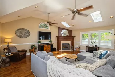 407 3rd Street, East Northport, NY 11731 - Photo 10