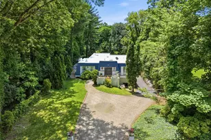 275 Broadfield Rd, New Rochelle, NY 10804 - Photo 2