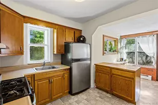 108 Claremont St, Deer Park, NY 11729 - Photo 12