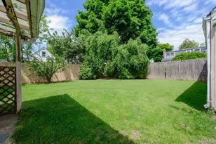 102 E 12th St, Huntington Station, NY 11746 - Photo 22