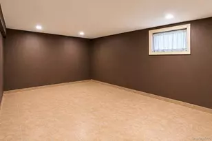 151-27 11th Ave, Whitestone, NY 11357 - Photo 16