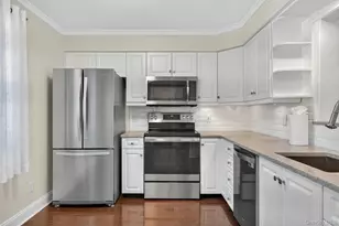 6306 Chelsea Cove N, Hopewell Junction, NY 12533 - Photo 4