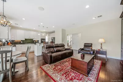 15 Hamlet Drive, Commack, NY 11725 - Photo 10