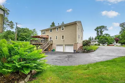 7 Windsor Brook Lane, Tappan, NY 10983 - Photo 2