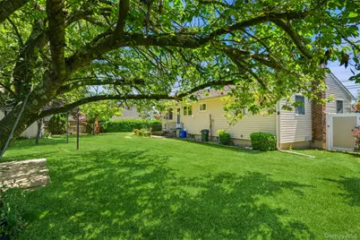 15 Lincoln Avenue, Farmingdale, NY 11735 - Photo 32