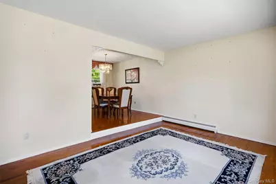 15 Lincoln Avenue, Farmingdale, NY 11735 - Photo 6