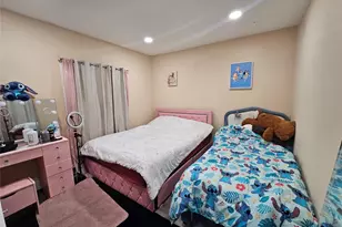890 Dixon Ave, Copiague, NY 11726 - Photo 10