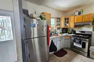890 Dixon Ave, Copiague, NY 11726 - Photo 8