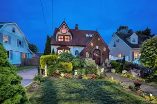31 Roosevelt Ave, Hicksville, NY 11801 - Photo 2