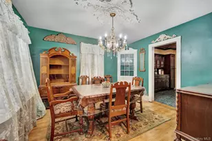 31 Roosevelt Ave, Hicksville, NY 11801 - Photo 14