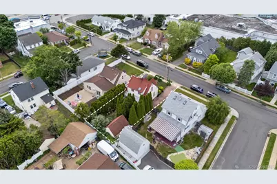 31 Roosevelt Avenue, Hicksville, NY 11801 - Photo 32