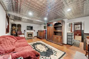 31 Roosevelt Ave, Hicksville, NY 11801 - Photo 18