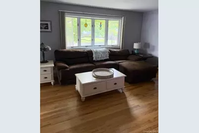 555 Parker Avenue, Levittown, NY 11756 - Photo 2