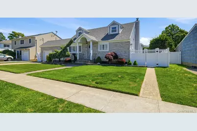 35 3rd Avenue, Massapequa Park, NY 11762 - Photo 2