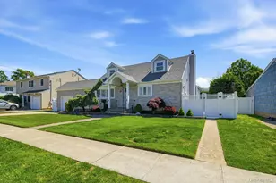 35 3rd Ave, Massapequa Park, NY 11762 - Photo 2