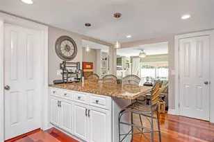 427 Vanderbilt Blvd, Oakdale, NY 11769 - Photo 10