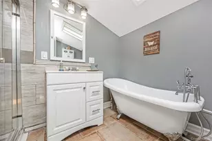 427 Vanderbilt Blvd, Oakdale, NY 11769 - Photo 22