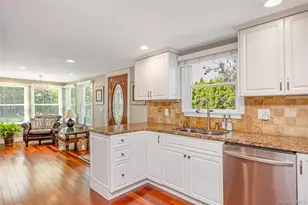 427 Vanderbilt Blvd, Oakdale, NY 11769 - Photo 6