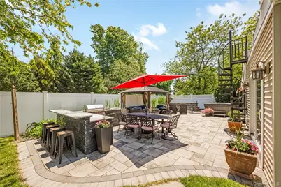 427 Vanderbilt Boulevard, Oakdale, NY 11769 - Photo 30