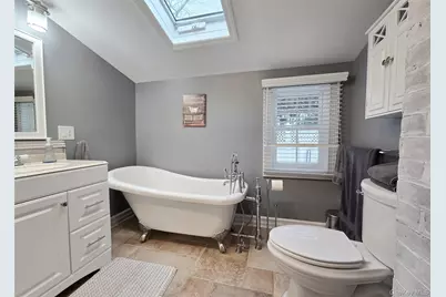 427 Vanderbilt Boulevard, Oakdale, NY 11769 - Photo 22